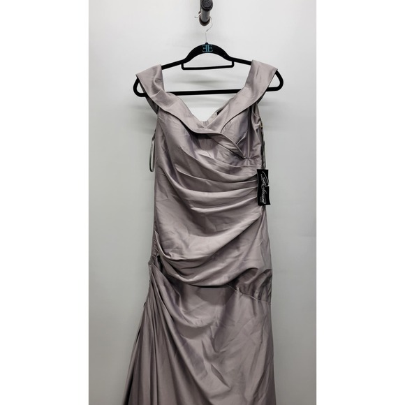 La Femme Off The Shoulder Ruched Satin Trumpet Gown - Picture 9 of 12
